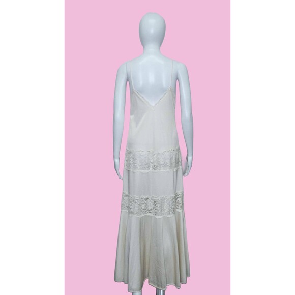 1970s Light Ivory White Lace Tiered Sleeveless Maxi Slip Lingerie Dress W/Bow. S - Picture 3 of 10